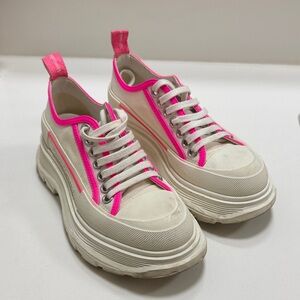 Stylish Women's Alexander McQueen Sneakers in Cream and Pink